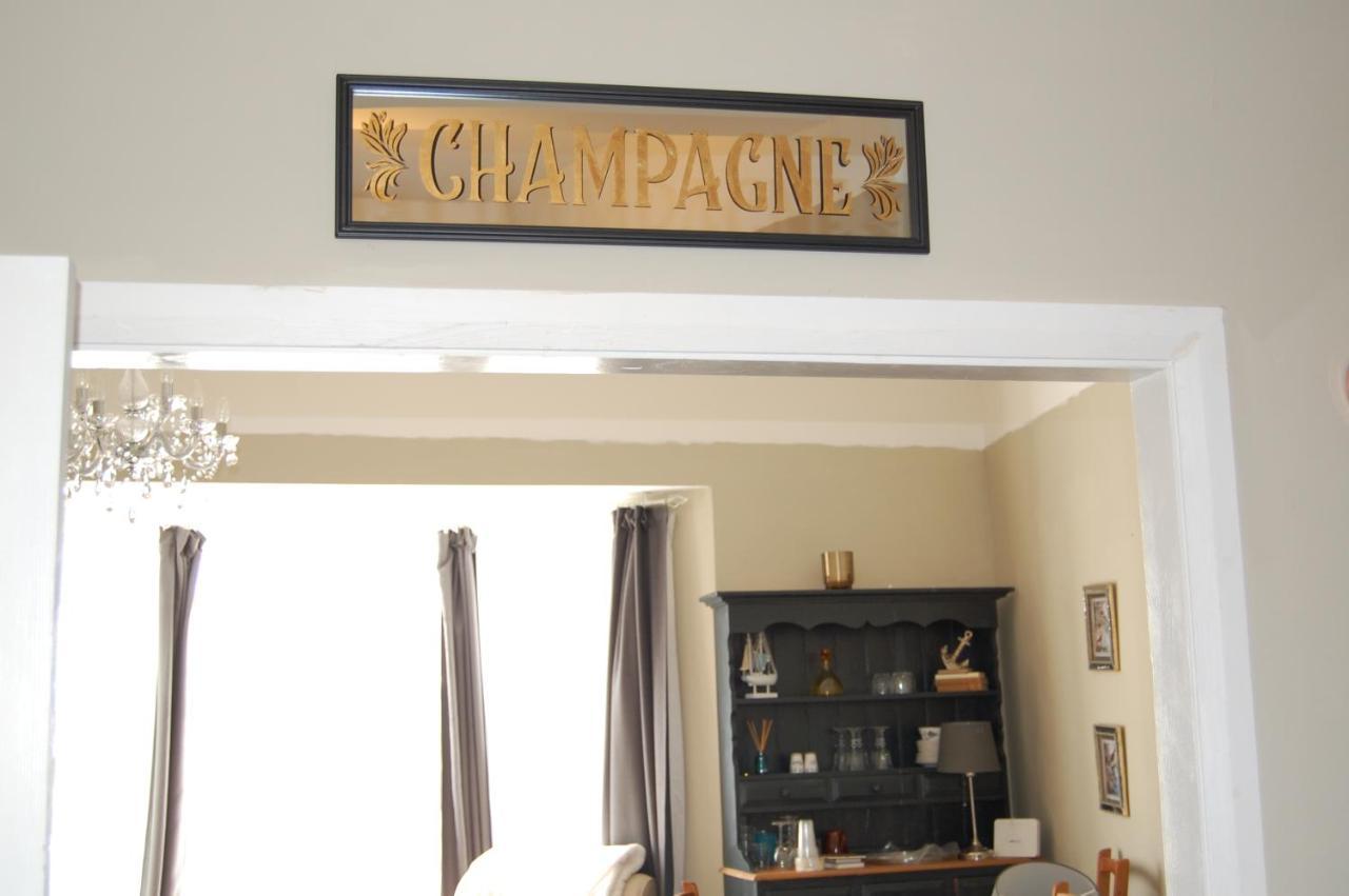 "Sea Suite" Tenby Extérieur photo